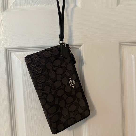 Double zipper black coach wristlet - Picture 1 of 7